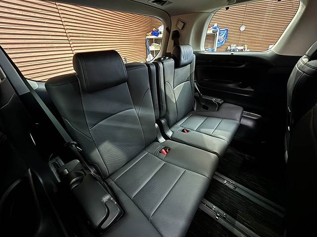 トヨタ アルファードの画像9