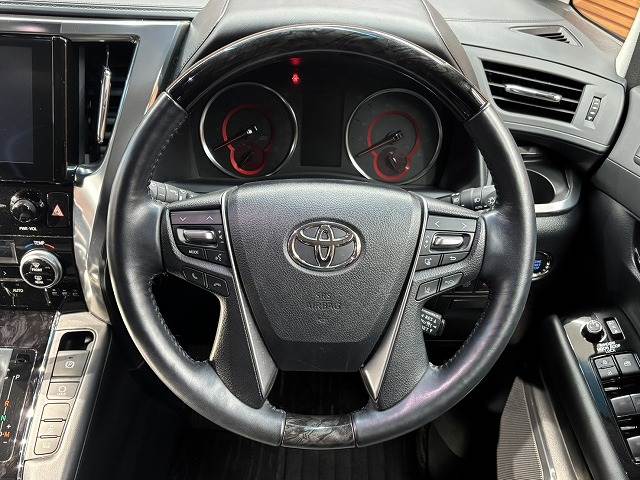 トヨタ アルファードの画像13