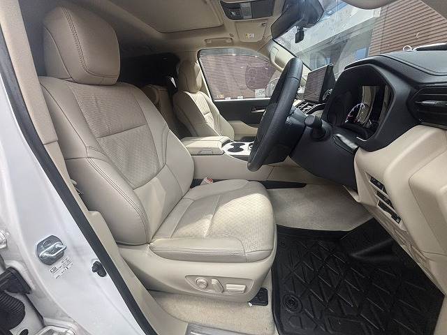 トヨタ ランドクルーザー300系の画像7