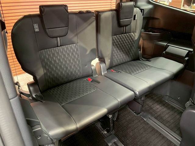 トヨタ ノアハイブリッドの画像9