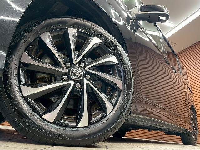 トヨタ ノアハイブリッドの画像11