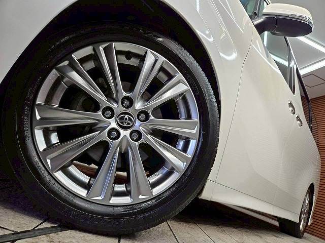 トヨタ ヴェルファイアの画像11