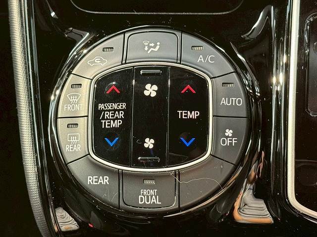 トヨタ ノアの画像12