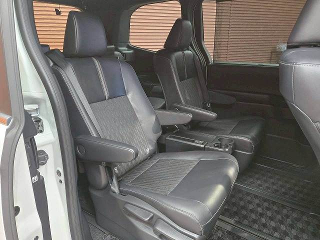 トヨタ&nbsp;ノアハイブリッドの画像8