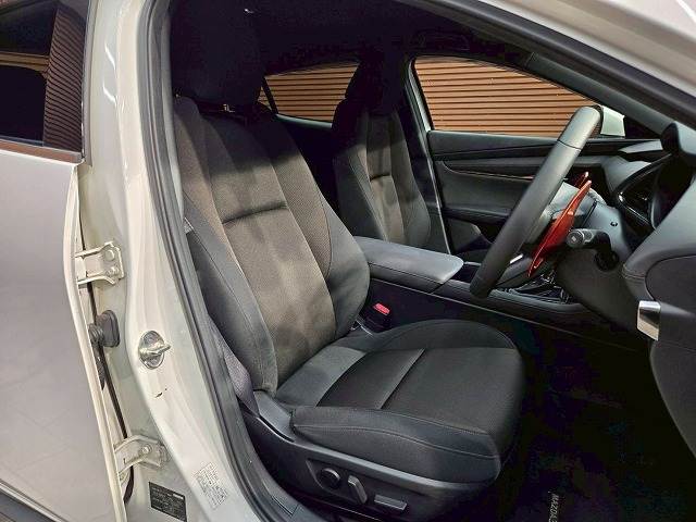 マツダ MAZDA3 FASTBACKの画像8