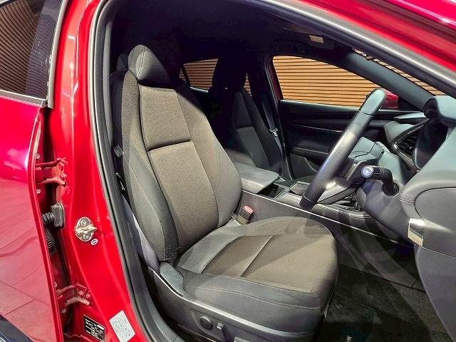 マツダ MAZDA3 FASTBACKの画像8