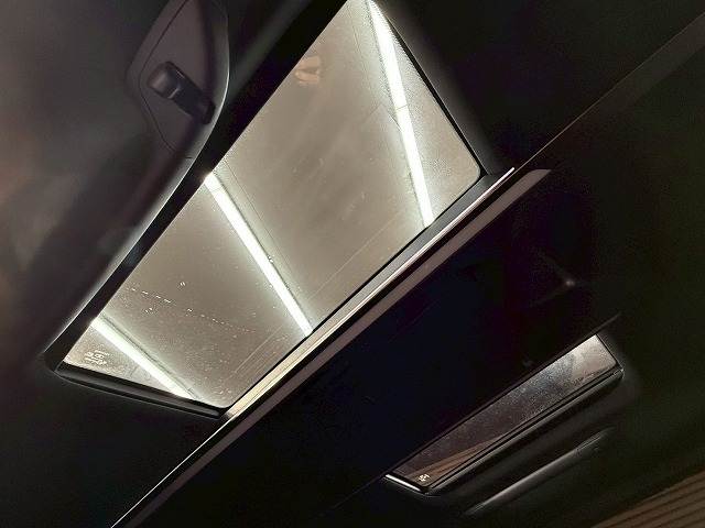 ヴェルファイアハイブリッドZ Premier 内装他