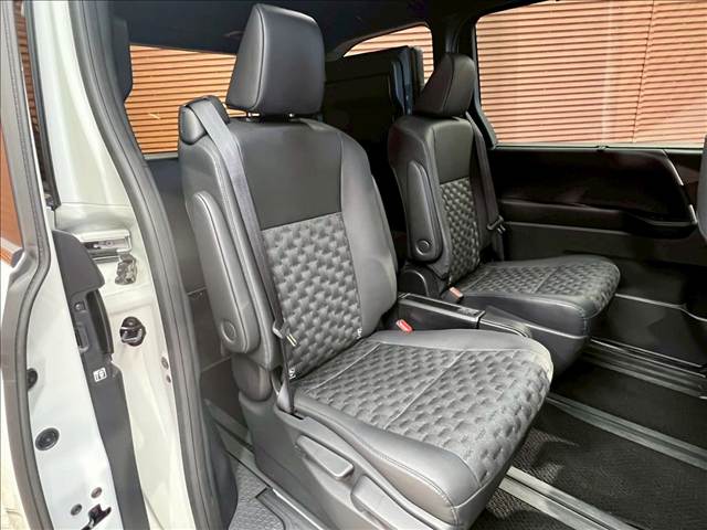 トヨタ&nbsp;ヴォクシーの画像9