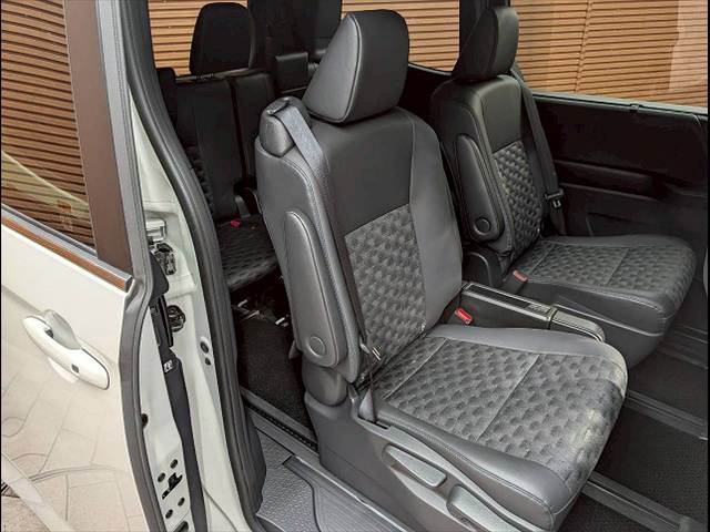 トヨタ&nbsp;ヴォクシーの画像8