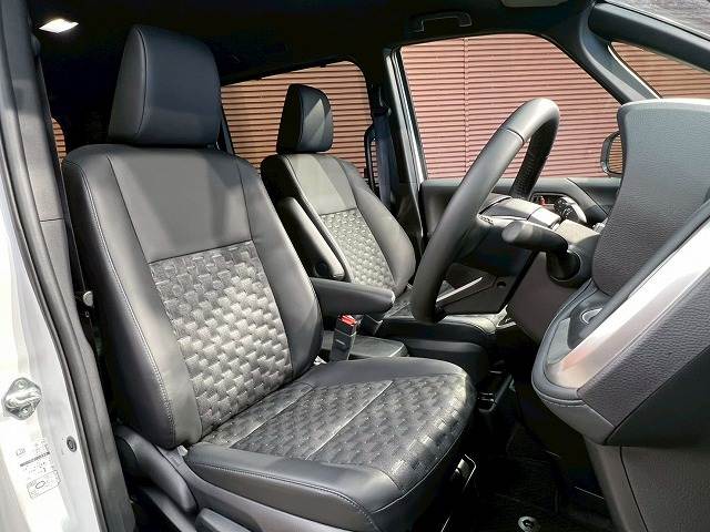 トヨタ&nbsp;ヴォクシーの画像8