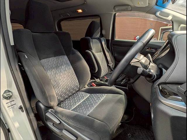 トヨタ&nbsp;アルファードの画像7