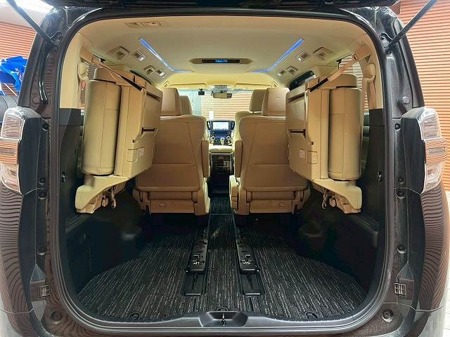 トヨタ ヴェルファイアの画像20