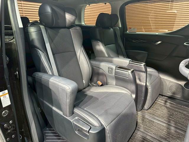 トヨタ&nbsp;ヴェルファイアの画像8