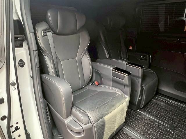 トヨタ&nbsp;アルファードハイブリッドの画像8