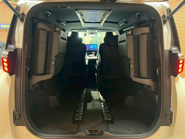 トヨタ&nbsp;アルファードハイブリッドの画像20