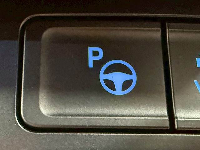 トヨタ ヴォクシーハイブリッドの画像6