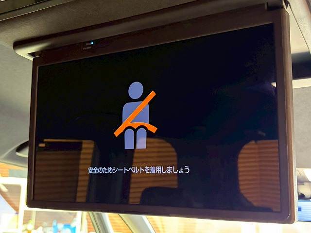 トヨタ ヴォクシーハイブリッドの画像5