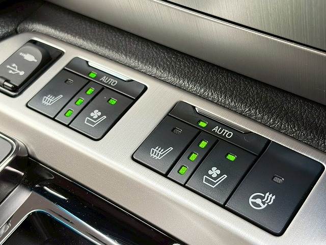 トヨタ&nbsp;ランドクルーザー200系の画像14