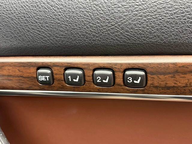 トヨタ&nbsp;ランドクルーザー200系の画像16