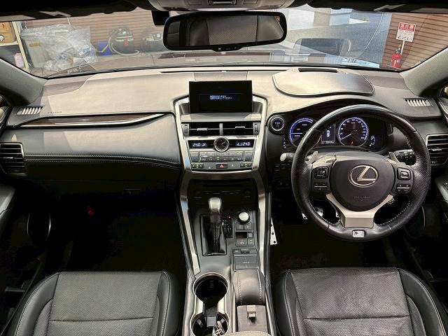 NXNX300h “F SPORT” 内装他