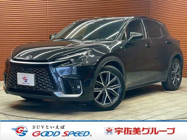レクサスLBXクール　純正９．８インチディスプレイオーディオ／パノラミックビューモニター／ヘッドアップディスプレイ／ブラインドスポットモニター／パーキングアシスト／レーダークルーズコントロール／電動リアゲート／パワーシート