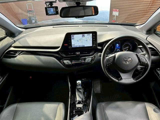 C-HR□ハイブリッド G “Mode-Nero Safety Plus” 内装他