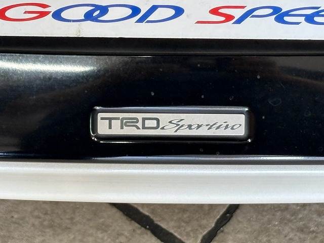 エスクァイアＧｉ　ＴＲＤエアロ／ＴＲＤ１７インチアルミ／両側電動スライドドア／純正９インチナビ／バックカメラ／クルーズコントロール／衝突軽減ブレーキ／車線逸脱防止／シートヒーター／ＥＴＣ 内装他