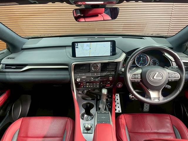 RXRX300 “F SPORT” 内装他