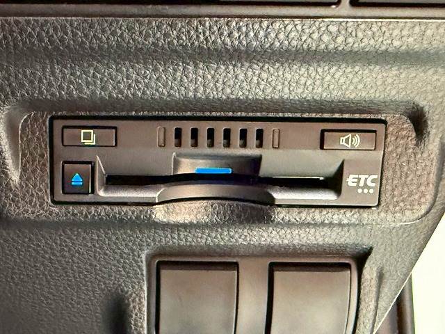カローラクロスハイブリッド S Tコネクトナビ/バックカメラ/AppleCarPlay/フルセグテレビ/レーダークルーズコントロール/衝突軽減ブレーキ/車線逸脱防止/オートハイビーム/オートパーキングホールド/オートハイビーム 内装他