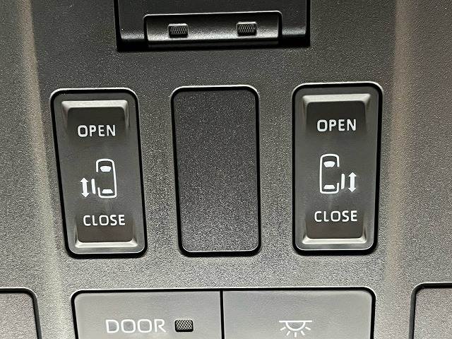 トヨタ アルファードハイブリッドの画像9