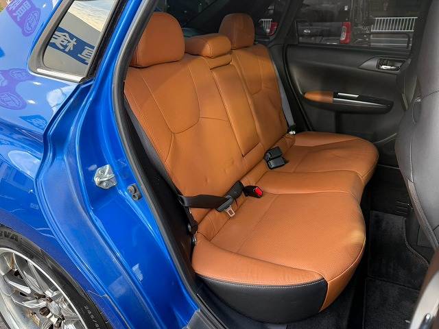 スバル インプレッサセダンWRXの画像12