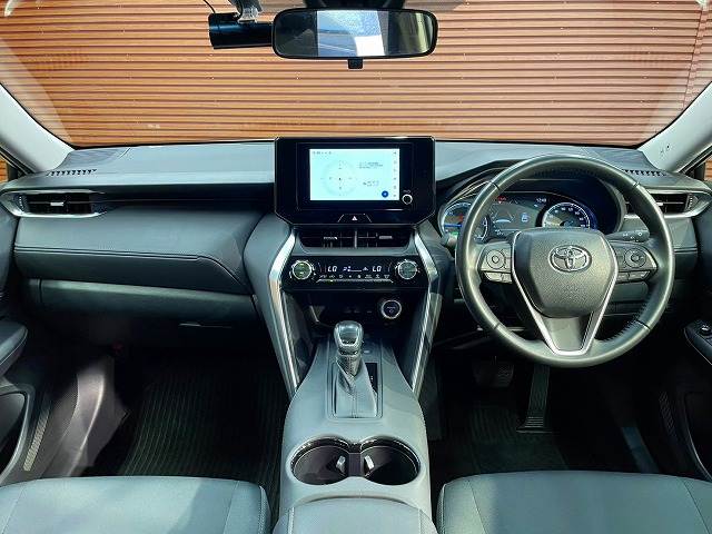 トヨタハリアーハイブリッドS 純正ディスプレイオーディオ/AppleCarPlay/バックカメラ/レーダークルーズコントロール/コーナーセンサー/オートハイビーム/オートライト/オートエアコン/ETC 内装他