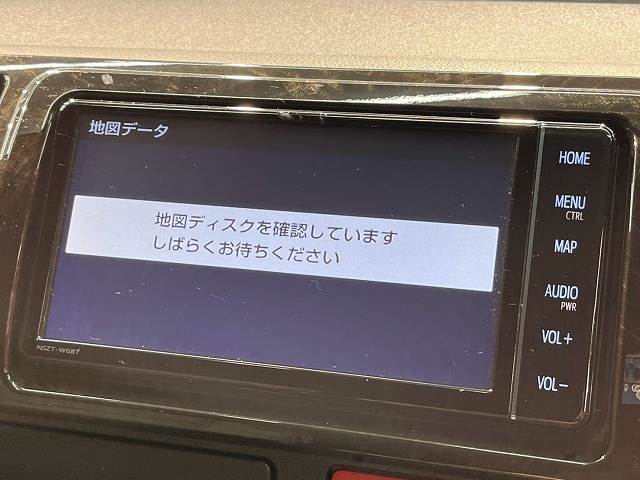 ハイエースバンロングボディスーパーＧＬ　ダークプライムＩＩ　純正７インチナビ／フルセグテレビ／衝突軽減ブレーキ／車線逸脱防止／ＡＣ１００Ｖ／コーナーセンサー／コーナーセンサー／ＥＴＣ／スマートキー／プッシュスタート／ＬＥＤヘッドライト 内装他