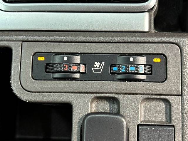 トヨタ ランドクルーザープラドの画像6