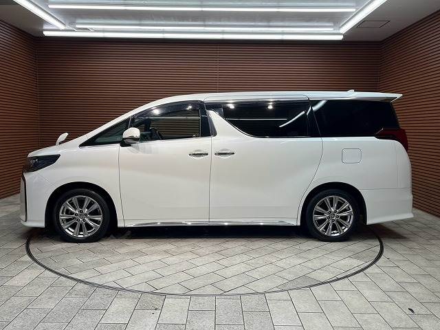 トヨタ アルファードの画像18