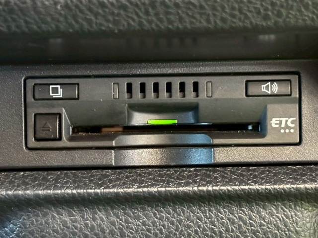 トヨタ ヴォクシーハイブリッドの画像8