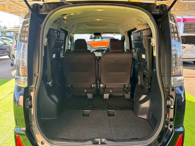 トヨタ ヴォクシーハイブリッドの画像12