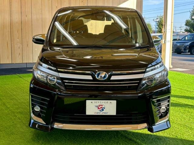 トヨタ ヴォクシーハイブリッドの画像13