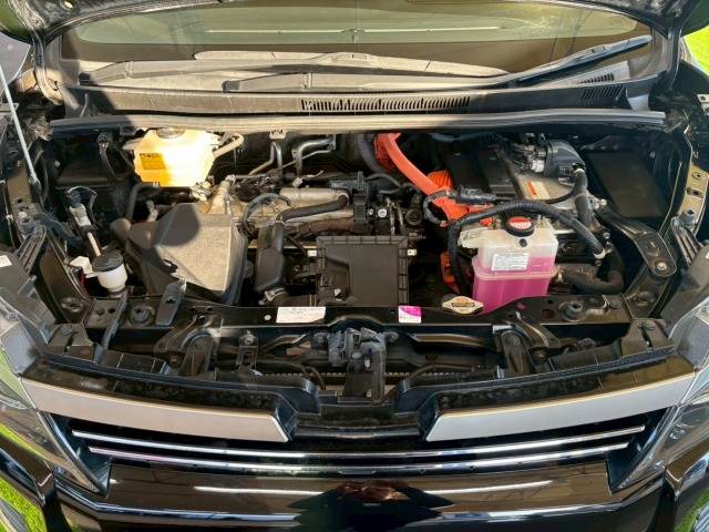 トヨタ ヴォクシーハイブリッドの画像18