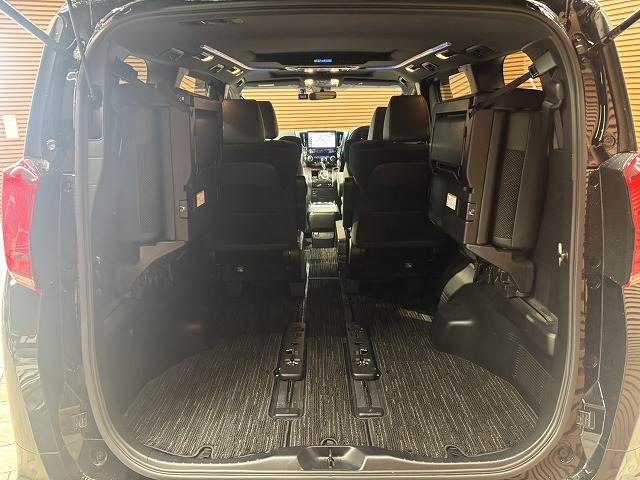 トヨタ アルファードの画像20