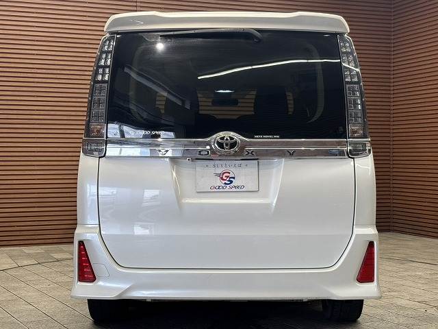 トヨタ ヴォクシーの画像19