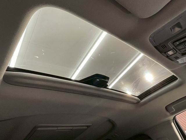 トヨタ アルファードの画像5