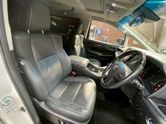 トヨタ アルファードの画像7