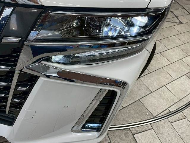 トヨタ アルファードの画像10