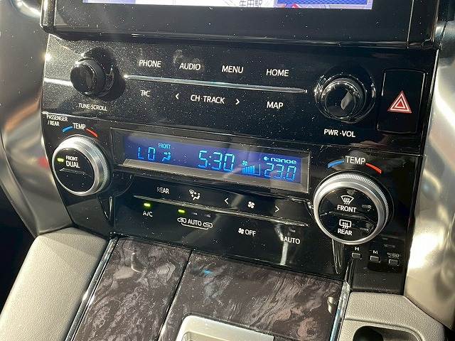 トヨタ アルファードの画像12