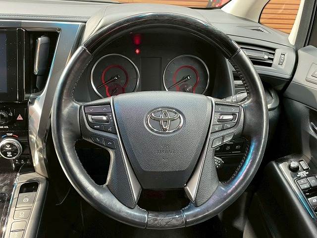 トヨタ アルファードの画像13