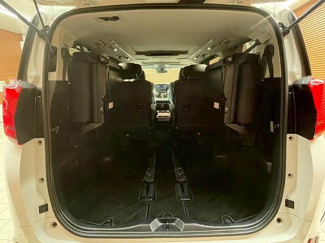 トヨタ アルファードの画像20