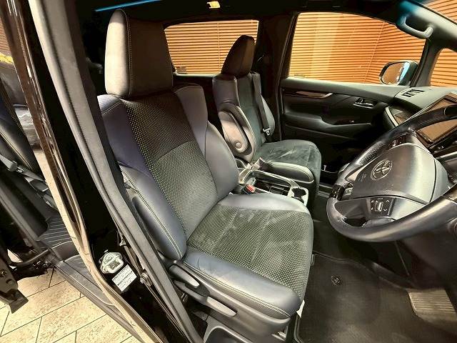 トヨタ ヴェルファイアの画像7