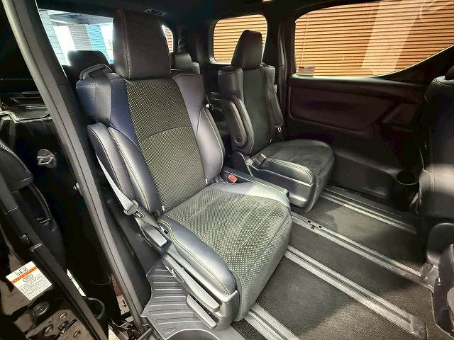 トヨタ ヴェルファイアの画像8