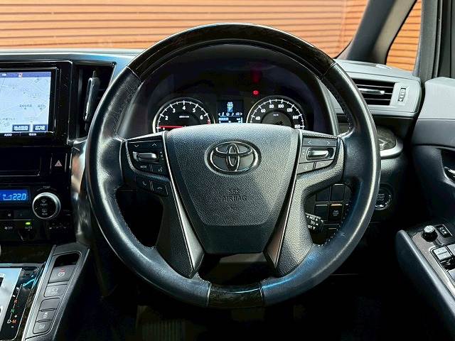 トヨタ ヴェルファイアの画像13